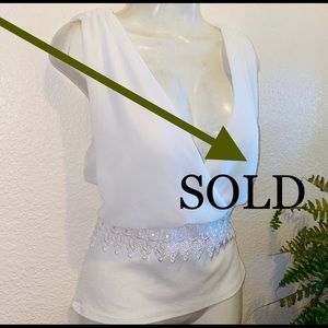 💗 Necklace white Blouse size “ L “